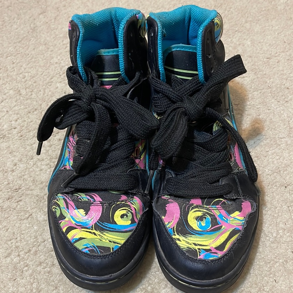 Unique Puma high top sneakers. Multi colored.